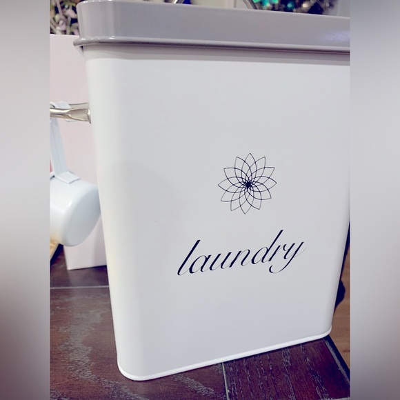 New-White Farmhouse Laundry Canister with Scoop - Picture 12 of 16